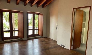 VENTA Hermosa casa diseño Legorreta, Club de Golf Los Encinos, Lerma Edo de Mex