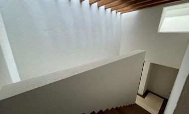 VENTA Hermosa casa diseño Legorreta, Club de Golf Los Encinos, Lerma Edo de Mex
