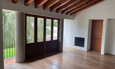 VENTA Hermosa casa diseño Legorreta, Club de Golf Los Encinos, Lerma Edo de Mex
