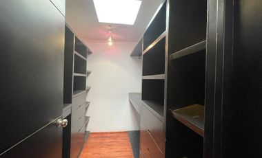 Venta Casa en Tecamachalco con amplios espacios y muy iluminada