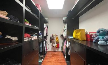 Venta Casa en Tecamachalco con amplios espacios y muy iluminada
