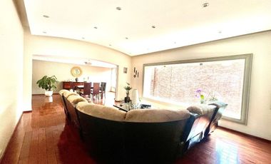 Venta Casa en Tecamachalco con amplios espacios y muy iluminada