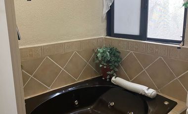En venta hermosa casa en Calle cerrada en La Herradura