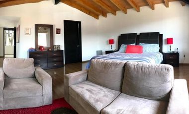 Club de Golf Los Encinos. Se vende preciosa casa muy iluminada