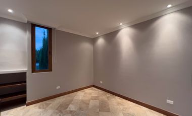 I3 CASA DE LUJO DE VENTA EN CUMBAYA