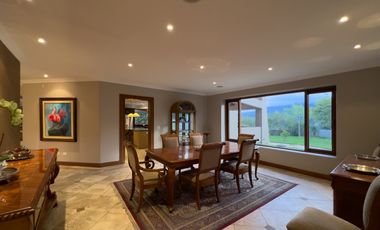 I3 CASA DE LUJO DE VENTA EN CUMBAYA