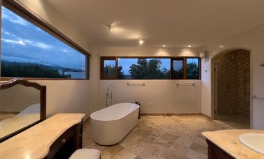 I3 CASA DE LUJO DE VENTA EN CUMBAYA