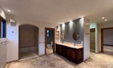 I3 CASA DE LUJO DE VENTA EN CUMBAYA