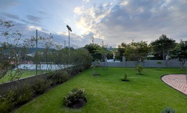 I3 CASA DE LUJO DE VENTA EN CUMBAYA