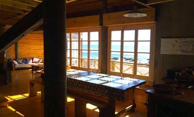 Pichilemu, Original Casa en Primera Línea en Playa Infiernillo