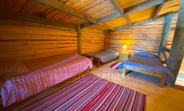 Pichilemu, Original Casa en Primera Línea en Playa Infiernillo