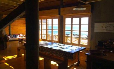 Pichilemu, Original Casa en Primera Línea en Playa Infiernillo
