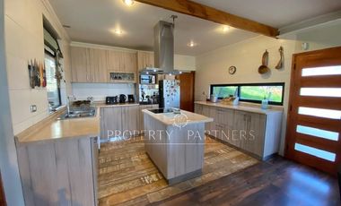 Santa Cruz,  Acogedora Casa con Vista en Tranquilo Sector