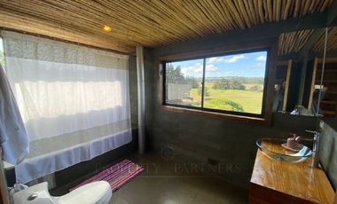 Pichilemu, Gran Casa en Punta de Lobos