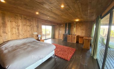 Pichilemu, Gran Casa en Punta de Lobos