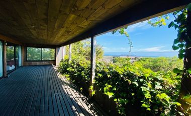 Pichilemu, Gran Casa en Punta de Lobos
