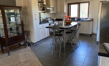 San Fernando, Casa en Tranquilo Entorno en Puente Negro