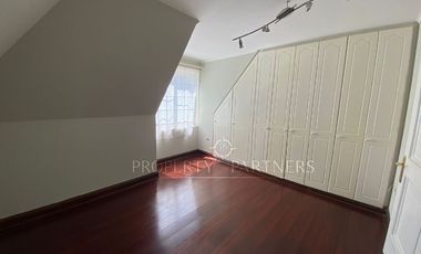 Santa Cruz, Fantástica Casa Estilo Georgian