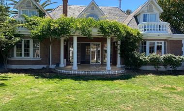 Santa Cruz, Fantástica Casa Estilo Georgian