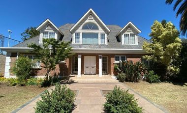 Santa Cruz, Fantástica Casa Estilo Georgian