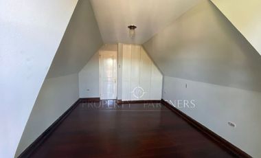 Santa Cruz, Fantástica Casa Estilo Georgian