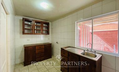 Santa Cruz, Casa en Barrio Residencial