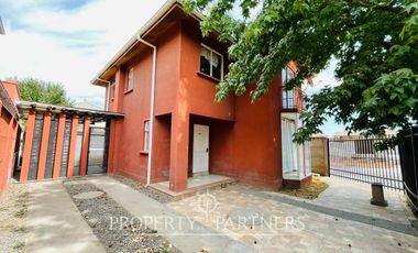 Santa Cruz, Casa en Barrio Residencial