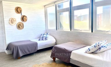 Pichilemu, Casa Moderna en Primera línea