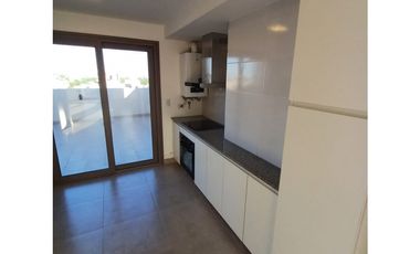 3 AMB. SEMI PISO CON COCHERA Y BAULERA.