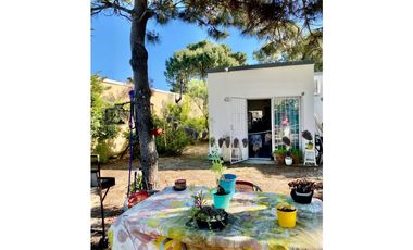 Casa de 2 dormitorios en Pinamar. Gas natural