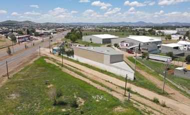 - SE VENDE BODEGA POR CARRETERA CUAUHTEMOC-ANAHUAC EN VIALIDAD MORELOS.