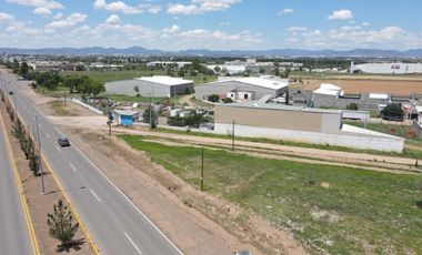 - SE VENDE BODEGA POR CARRETERA CUAUHTEMOC-ANAHUAC EN VIALIDAD MORELOS.