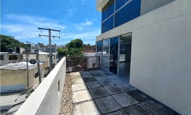 En Venta/Arriendo amplia oficina en sector Bellavista Santa Marta