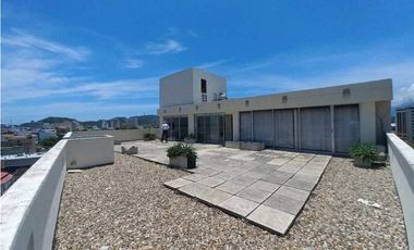 En Venta/Arriendo amplia oficina en sector Bellavista Santa Marta