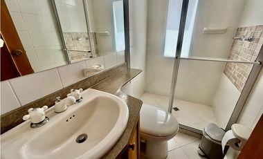Casa de dos niveles en venta en El Poblado sector San Lucas