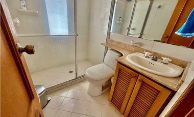 Casa de dos niveles en venta en El Poblado sector San Lucas