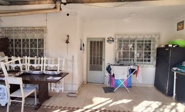 VENTA DE CASA MONTE CHINGOLO 5 AMBIENTES