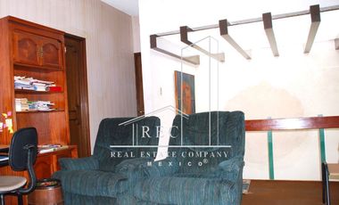 Casa Grande en Privada - Increíble Vista y Hermoso Jardín