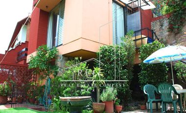 Casa Grande en Privada - Increíble Vista y Hermoso Jardín