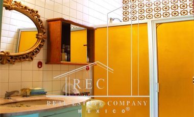 Casa Grande en Privada - Increíble Vista y Hermoso Jardín