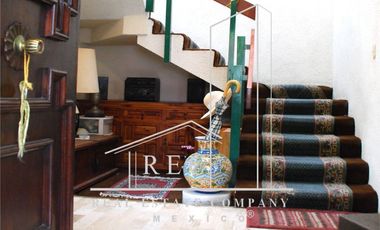 Casa Grande en Privada - Increíble Vista y Hermoso Jardín