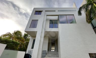 Casa en condominio en venta en Zona Hotelera