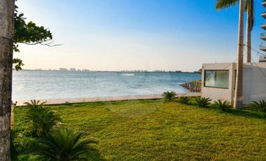 Casa en condominio en venta en Zona Hotelera
