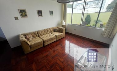 Depa 2do piso de residencia en Corpac