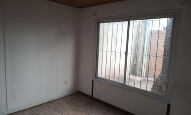 Casa 3 Ambientes EN ALQUILER, Oribe 1800, Ituzaingó