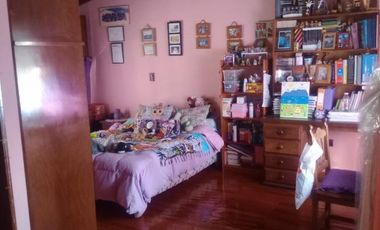 VENTA HERMOSA CASA Impecable estado con CUATRO DORMITORIOS