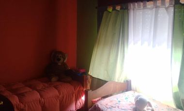 VENTA HERMOSA CASA Impecable estado con CUATRO DORMITORIOS