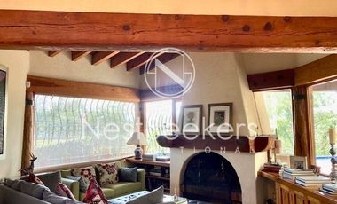 Preciosa casa, con super vista al lago, tu hogar ideal.