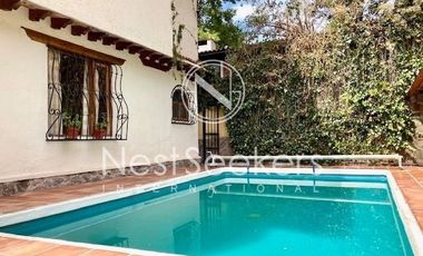Preciosa casa, con super vista al lago, tu hogar ideal.
