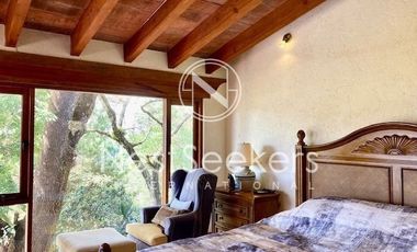 Preciosa casa, con super vista al lago, tu hogar ideal.